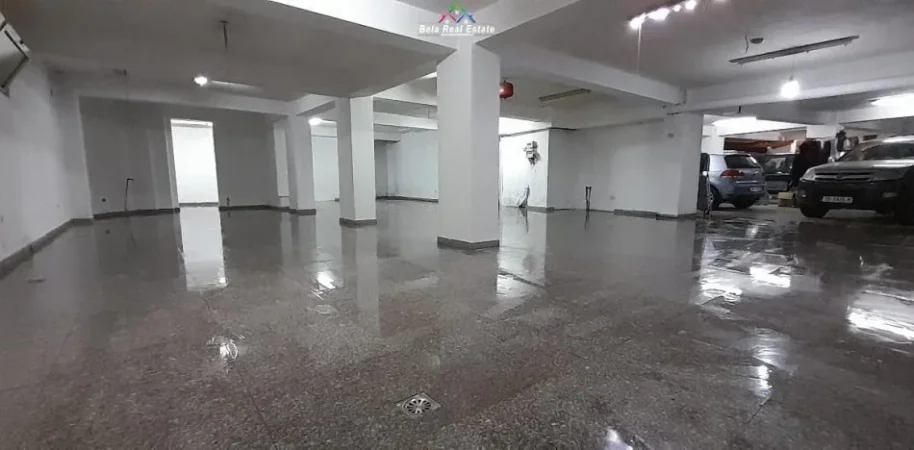 Tirane, jepet me qera ambjent biznesi Kati -1, 200 m² 1.500 € (kafe flora)