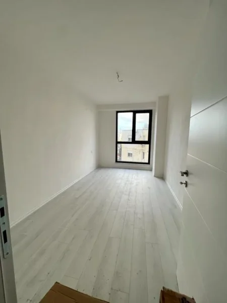 Tirane, shitet apartament 3+1 , 133 m² 180.000 € (Fusha e Aviacionit)