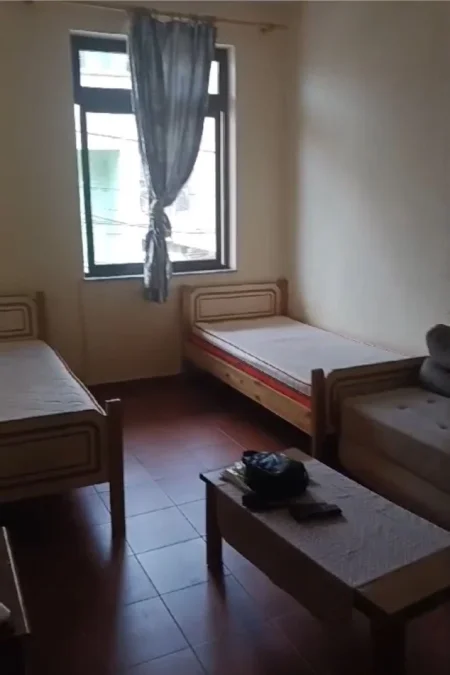 Tirane, jepet me qera garsonier 1+1 Kati 2, 40 m² 260 € (Kinostudio)