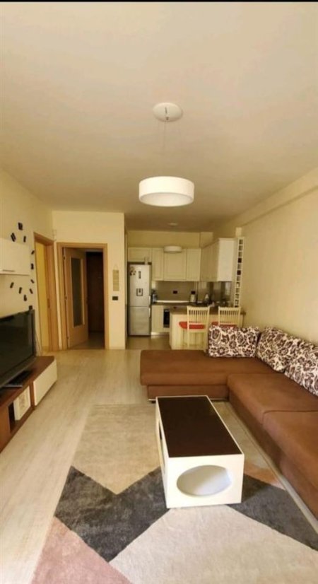 Tirane, jepet me qera apartament 2+1 Kati 3, 90 m² 500 € (Rruga Bill Klinton)