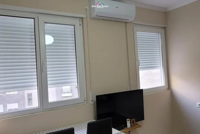 Tirane, jepet me qera apartament 1+1 Kati 3, 40 m² 450 € (Rruga e Dibres)