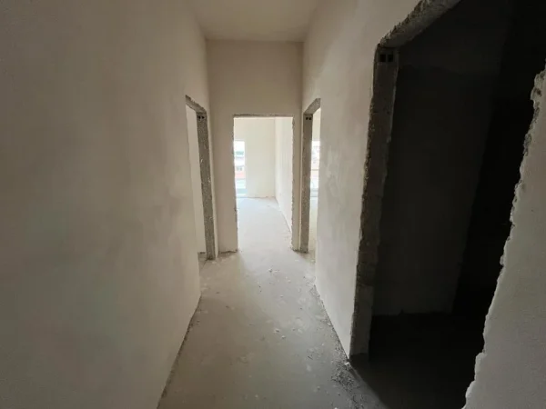Tirane, shitet apartament 2+1 Kati 2, 117 m² 155.000 € (Kompleksi Aura ne Laprake)