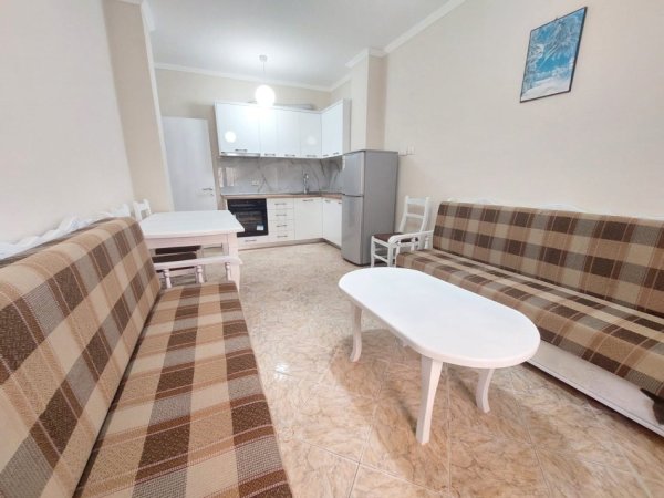 Durres, jepet me qera apartament 1+1 Kati 1, 72 m² 300 € (Ne krah te Hotel Adriatiku, Hekurudha, Durres)
