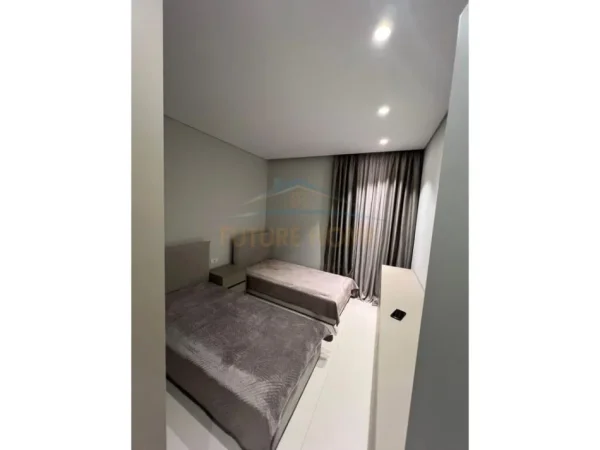 Tirane, jepet me qera apartament 2+1+Ballkon Kati 6, 90 m² 650 € (Don Bosco)