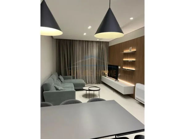 Tirane, jepet me qera apartament 2+1+Ballkon Kati 6, 90 m² 650 € (Don Bosco)