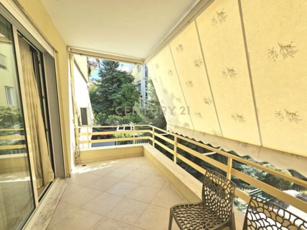 Tirane, jepet me qera apartament 2+1 Kati 1, 121 m² 650 € (Rruga eduard mano)