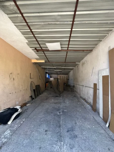 Tirane, jepet me qera magazine Kati 0, 160 m² 450 € (Ish Fusha e Aviacionit)