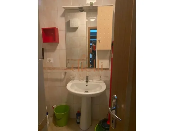 Durres, jepet me qera apartament 1+1+Ballkon Kati 6, 550 € (Zogu I Zi)