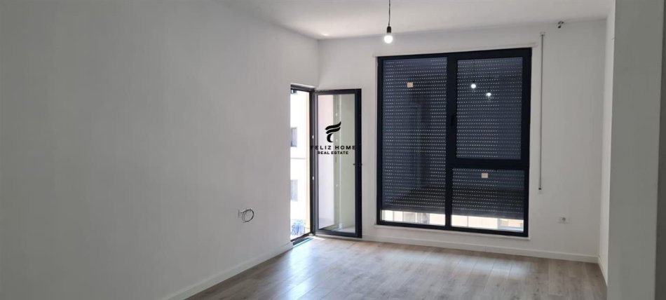 Tirane, jepet me qera apartament 1+1+Ballkon Kati 6, 63 m² 400 € (PORCELAN)