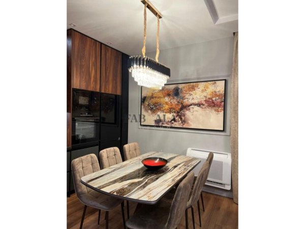 Tirane, jepet me qera apartament 2+1+2+Parkim Kati 3, 1.800 € (Secret Garden Residence, TEG)