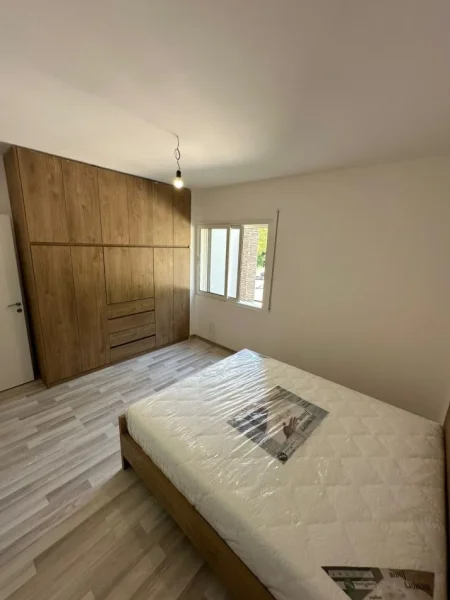 Tirane, shitet apartament 1+1 Kati 2, 81 m² (Fresk)