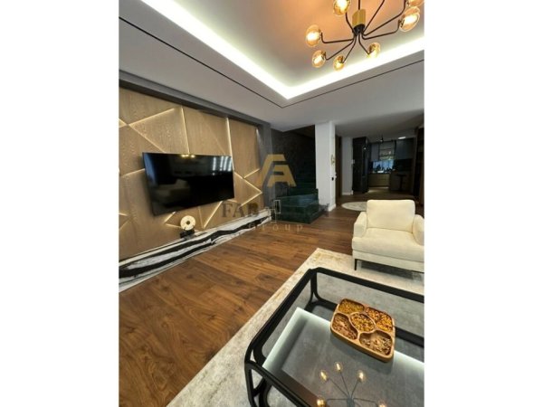 Tirane, jepet me qera Vile 4 Katshe , 400 m² 6.000 € (Secret Garden Residence, Teg)