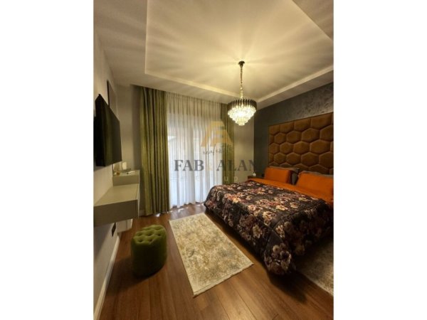 Tirane, jepet me qera Vile 4 Katshe , 400 m² 6.000 € (Secret Garden Residence, Teg)