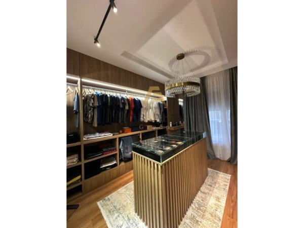 Tirane, jepet me qera Vile 4 Katshe , 400 m² 6.000 € (Secret Garden Residence, Teg)