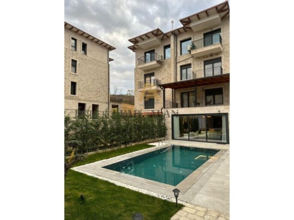 Tirane, jepet me qera Vile 4 Katshe , 400 m² 6.000 € (Secret Garden Residence, Teg)