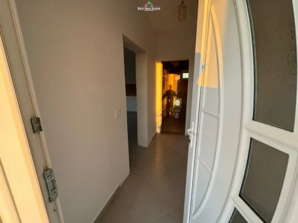 Tirane, shes Vile 2+1 Kati 1, 220 m² 98.000 € (babrru)