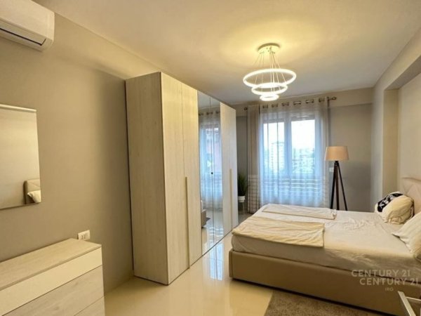 Tirane, jepet me qera apartament 1+1+Ballkon Kati 7, 800 € (Rr.Myslym Shyri)