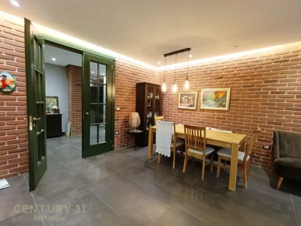 Tirane, jepet me qera apartament 3+1 Kati 3, 900 € (Kopshti Zoologjik)