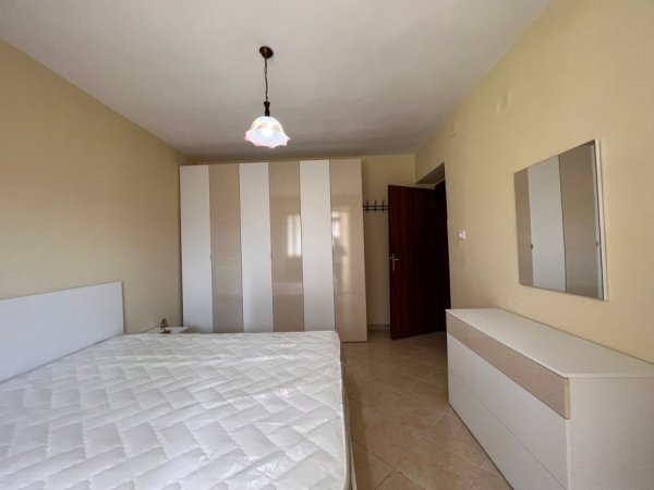 Tirane, jepet me qera apartament 1+1+Ballkon Kati 2, 53 m² 450 € (Rruga Bardhyl)