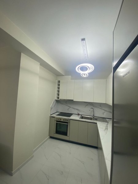 Tirane, jepet me qera apartament 2+1 Kati 6, 110 m² 750 € (Rr. Mine Peza)