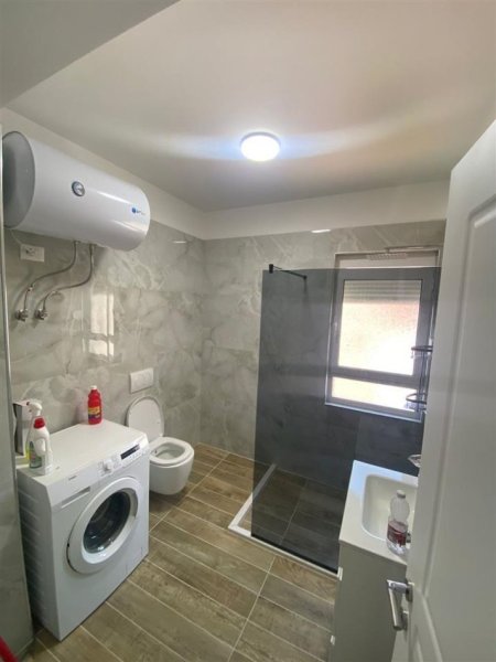 Tirane, jepet me qera apartament 2+1 Kati 6, 115 m² 850 € (Brraka)