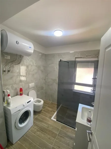 Tirane, jepet me qera apartament 2+1 Kati 6, 115 m² 850 € (Brraka)