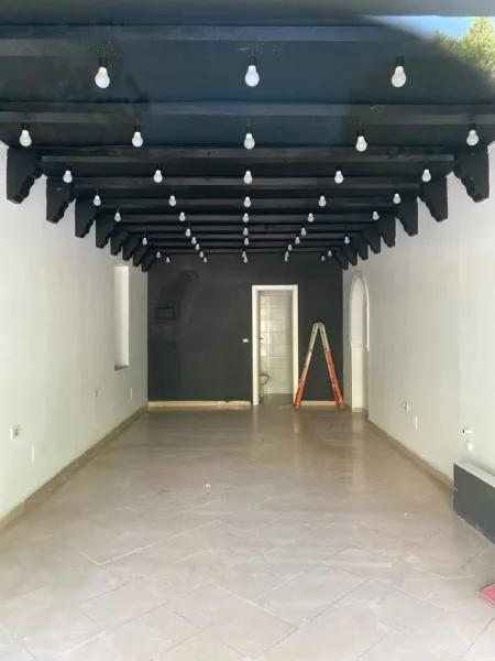 Tirane, jepet me qera ambjent biznesi Kati 0, 40 m² 800 € (Bulevard Bajram Curri)