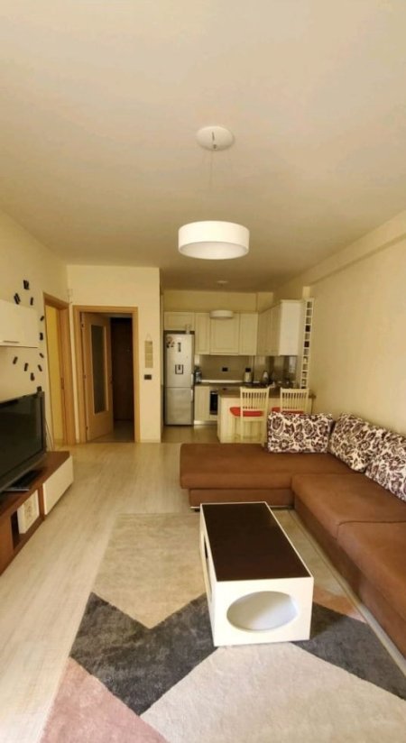 Tirane, jepet me qera apartament 2+1 Kati 3, 95 m² 500 € (Kopshti Botanik)