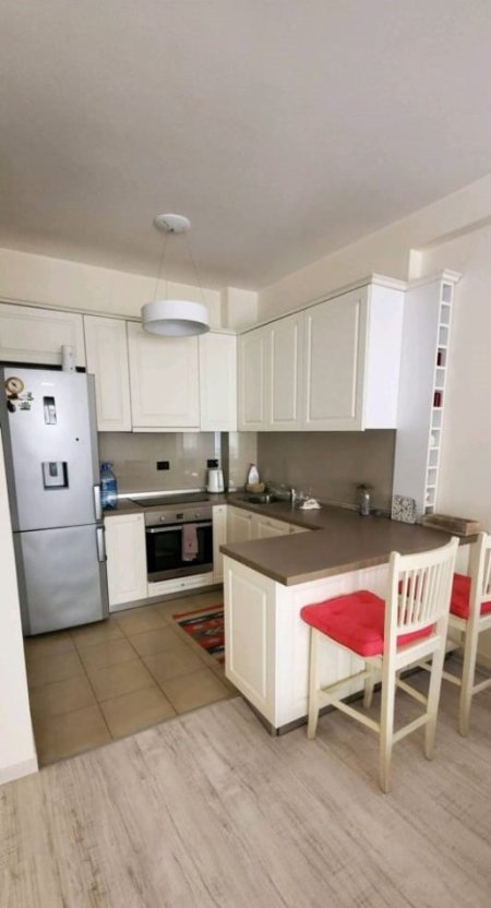 Tirane, jepet me qera apartament 2+1 Kati 3, 95 m² 500 € (Kopshti Botanik)