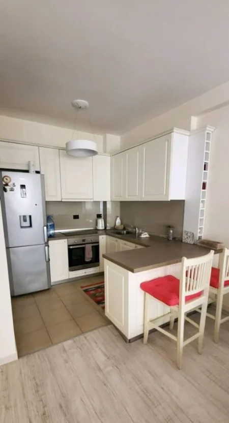 Tirane, jepet me qera apartament 2+1 Kati 3, 95 m² 500 € (Kopshti Botanik)