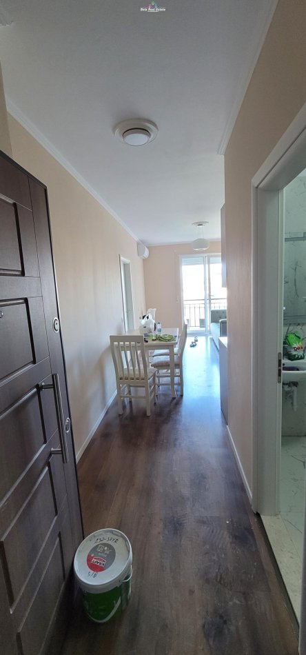 Tirane, jepet me qera apartament 1+1+Ballkon Kati 3, 50 m² 450 € (Tek Shkolla E Bashkuar)
