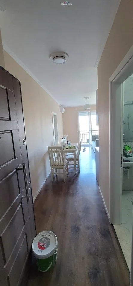 Tirane, jepet me qera apartament 1+1+Ballkon Kati 3, 50 m² 500 € (Tek Shkolla E Bashkuar)