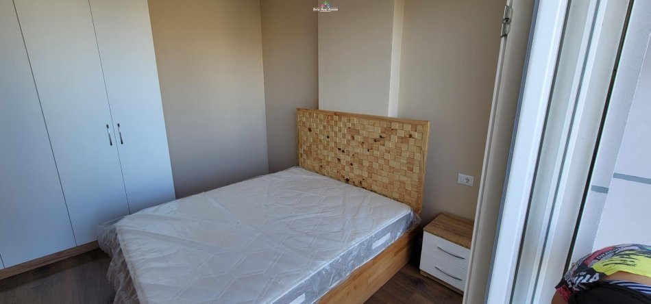 Tirane, jepet me qera apartament 1+1+Ballkon Kati 3, 50 m² 450 € (Tek Shkolla E Bashkuar)