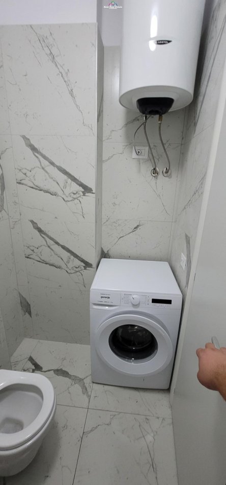Tirane, jepet me qera apartament 1+1+Ballkon Kati 3, 50 m² 450 € (Tek Shkolla E Bashkuar)