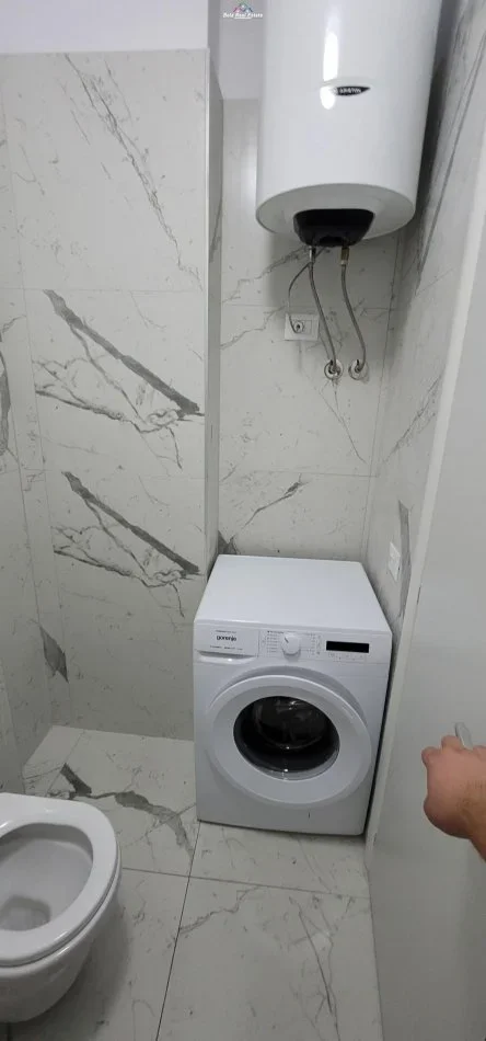 Tirane, jepet me qera apartament 1+1+Ballkon Kati 3, 50 m² 500 € (Tek Shkolla E Bashkuar)