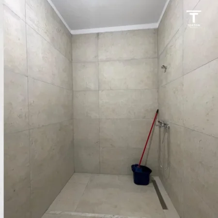 Shes apartament 2+1+2+ 2 Poste Parkimi Kati 5, 124 m² 322.400 € (Rruga e Kosovareve)