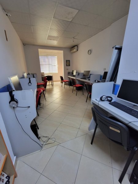 Tirane, jap me qera zyre Kati 1, 126 m² 1.200 € (blloku)