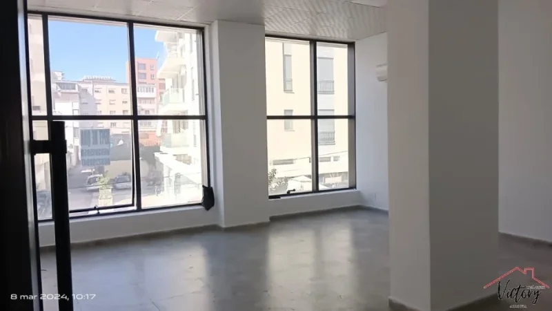 Tirane, jepet me qera ambjent biznesi Kati 2, 50 m² 500 € (Myslym Shyri)