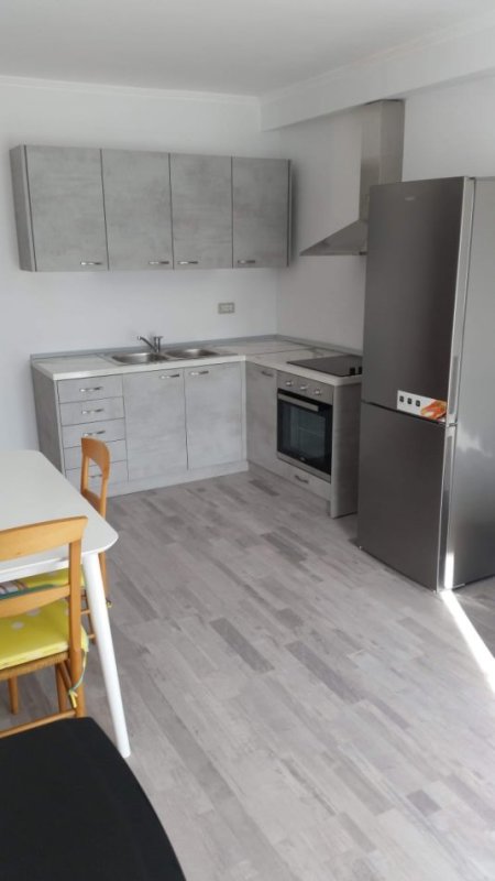 Tirane, jepet me qera 2+1+Ballkon Kati 2, 75 m² 400 € (LLazi Miho)