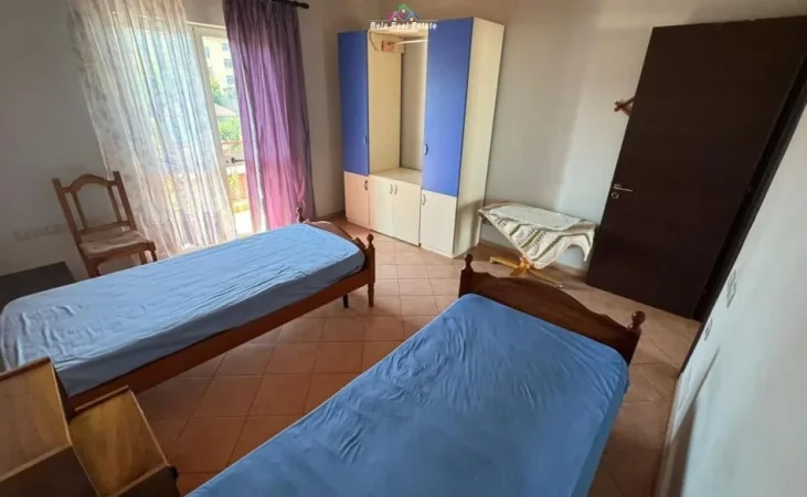 Tirane, jepet me qera apartament 1+1+Ballkon Kati 4, 150 m² 400 € (400)