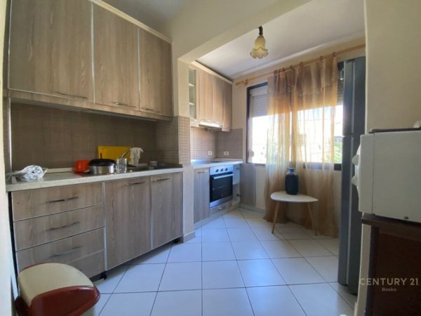 Tirane, jepet me qera apartament 1+1 Kati 3, 58 m² 450 € (Rr:DIBRES)