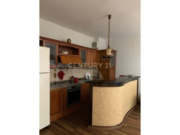 Tirane, jepet me qera apartament 1+1 Kati 2, 71 m² 500 € (Rr:BARDHYL)