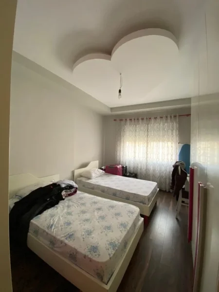 Tirane, jepet me qera apartament 2+1+Ballkon Kati 7, 105 m² 450 € (Astir,sa kalon BarArtistin afer lulishtes)