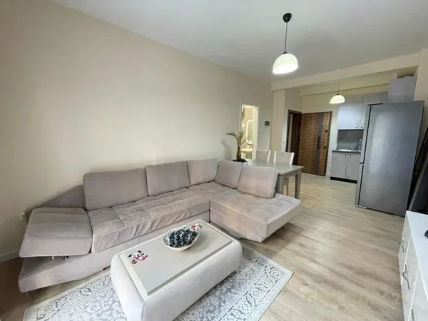 Tirane, jepet me qera apartament 1+1 Kati 2, 60 m² 500 € (KODRA E DIELLIT)