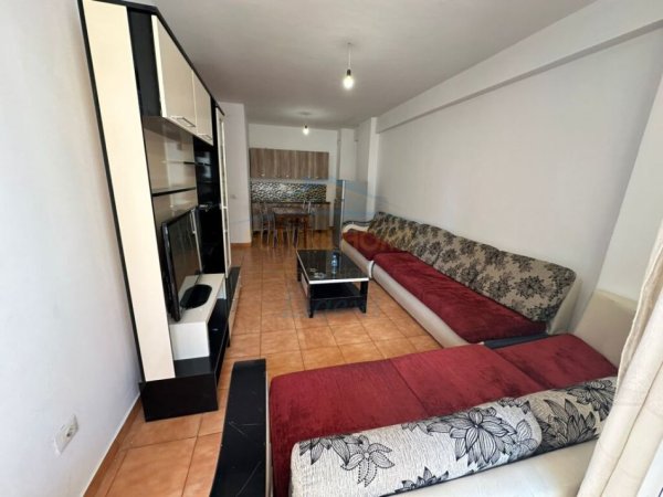 Tirane, shes apartament 2+1+Ballkon Kati 5, 92 m² 115.000 € (bulevardi kasharit . astir)