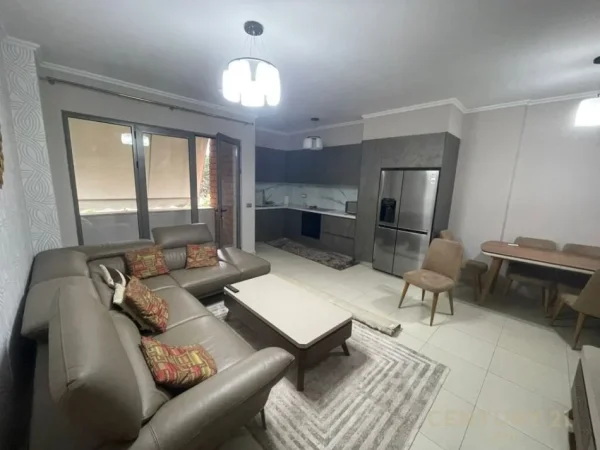 Tirane, jepet me qera apartament 2+1 , 89 m² 550 € (Rr:DIBRES)