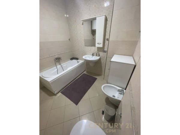 Tirane, jepet me qera apartament 2+1 , 89 m² 550 € (Rr:DIBRES)