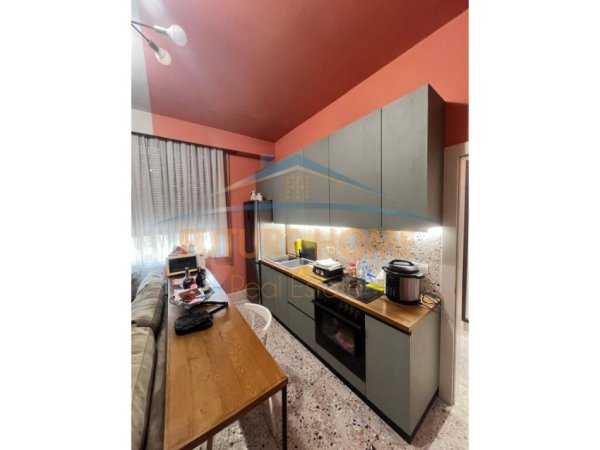 Tirane, shes apartament 1+1+Ballkon Kati 2, 47 m² 125.000 € (pazari i ri)