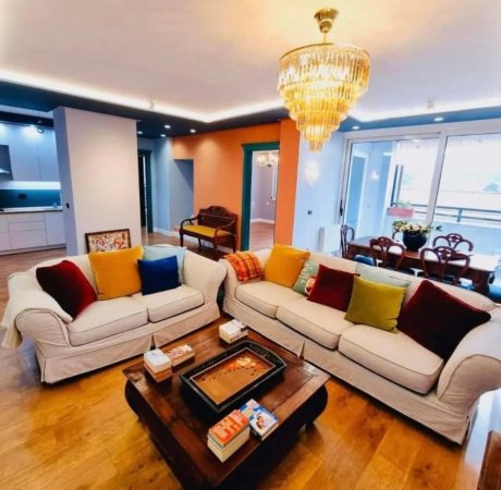 Tirane, shitet apartament 3+1 , 187 m² (Blloku)