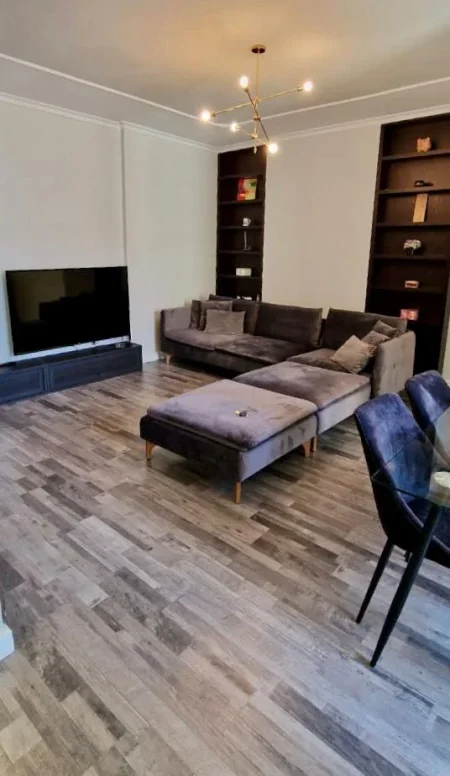 Tirane, shitet apartament 2+1 , 102 m² (Liqeni)